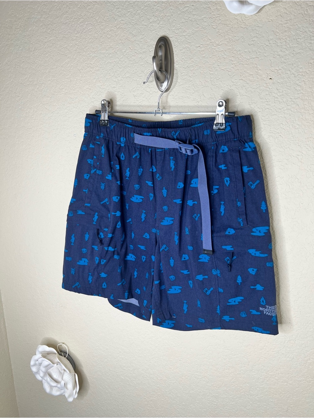 The North Face Class V Belted Shorts FlashDry Camp Print Blue NWT Size Small - Picture 5 of 13